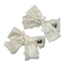Load image into Gallery viewer, Shaggy Satin Mini Clip Set - Ivory
