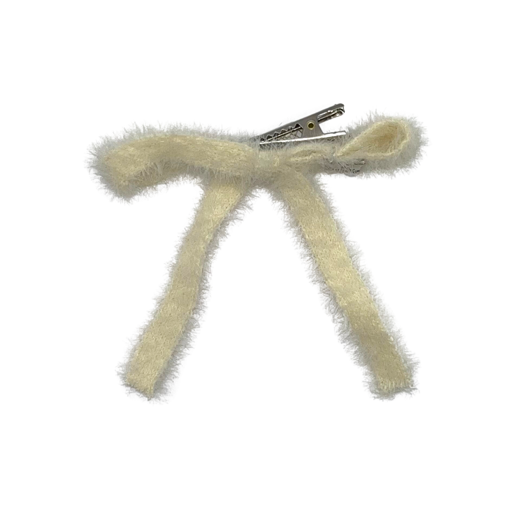 Mohair Ribbon Medium Clip - Winter White