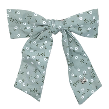 Load image into Gallery viewer, Printed Floral Large Clip - Sage
