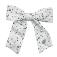 Load image into Gallery viewer, Printed Floral Large Clip - White
