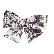 Load image into Gallery viewer, Toile Medium Bow Clip - Black
