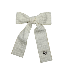 Load image into Gallery viewer, Quilted Velour Medium Clip - Winter White
