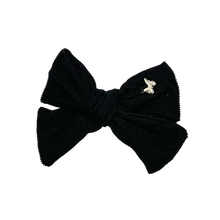 Load image into Gallery viewer, Corduroy Medium Clip - Black
