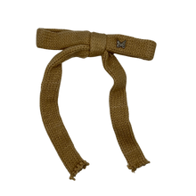 Load image into Gallery viewer, Chunky Knit Large Clip - Latte
