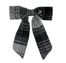 Load image into Gallery viewer, Plaid Large Clip - Black
