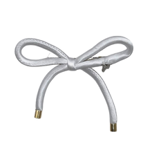 Load image into Gallery viewer, Satin Medium Clip - White
