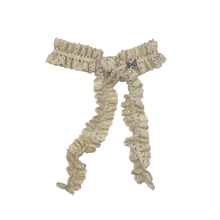 Load image into Gallery viewer, Vintage Lace Medium Clip - Ivory
