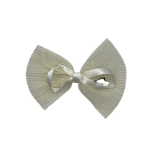 Load image into Gallery viewer, Pleated Tulle Small Clip - Ivory
