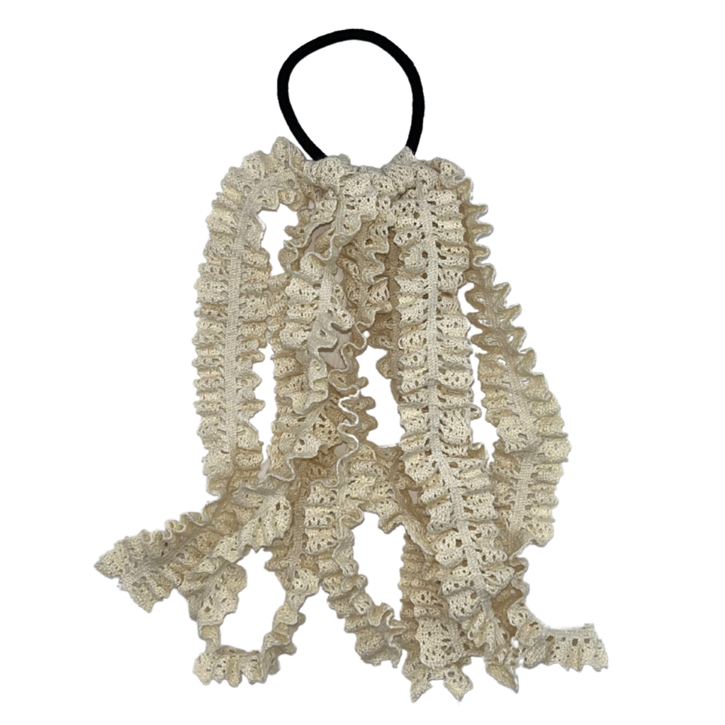 Vintage Lace Pony with Streamers - Ivory