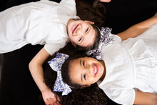 Load image into Gallery viewer, Toile Standing Bow Headband - Black
