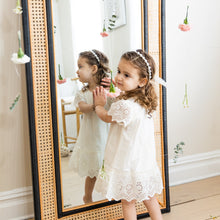 Load image into Gallery viewer, Pearl Headband with Lace Sash - White
