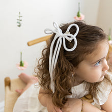 Load image into Gallery viewer, Satin Large Clip - White

