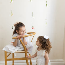Load image into Gallery viewer, Chiffon Clip - Black
