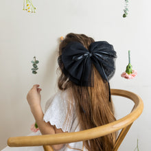 Load image into Gallery viewer, Pleated Tulle X-Large Clip - White
