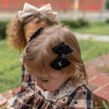 Load image into Gallery viewer, Velvet Mini Bow Clip Set - Cream
