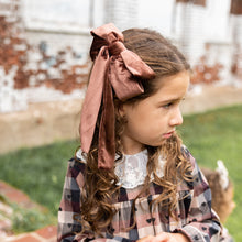 Load image into Gallery viewer, Velvet Bow Clip - Mauve
