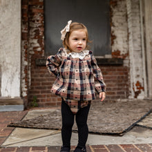 Load image into Gallery viewer, Scalloped Edge Medium Clip - Peanut
