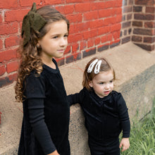 Load image into Gallery viewer, Teddy Large Bow Clip - Mauve

